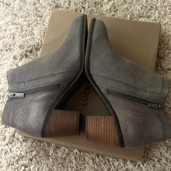 LUCKY BRAND Ponic titanium Suede Bootie 8 NWT grey - Picture 5 of 6
